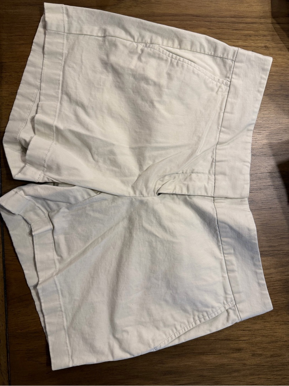 Vineyard Vines High-Rise Cream Stretch Shorts